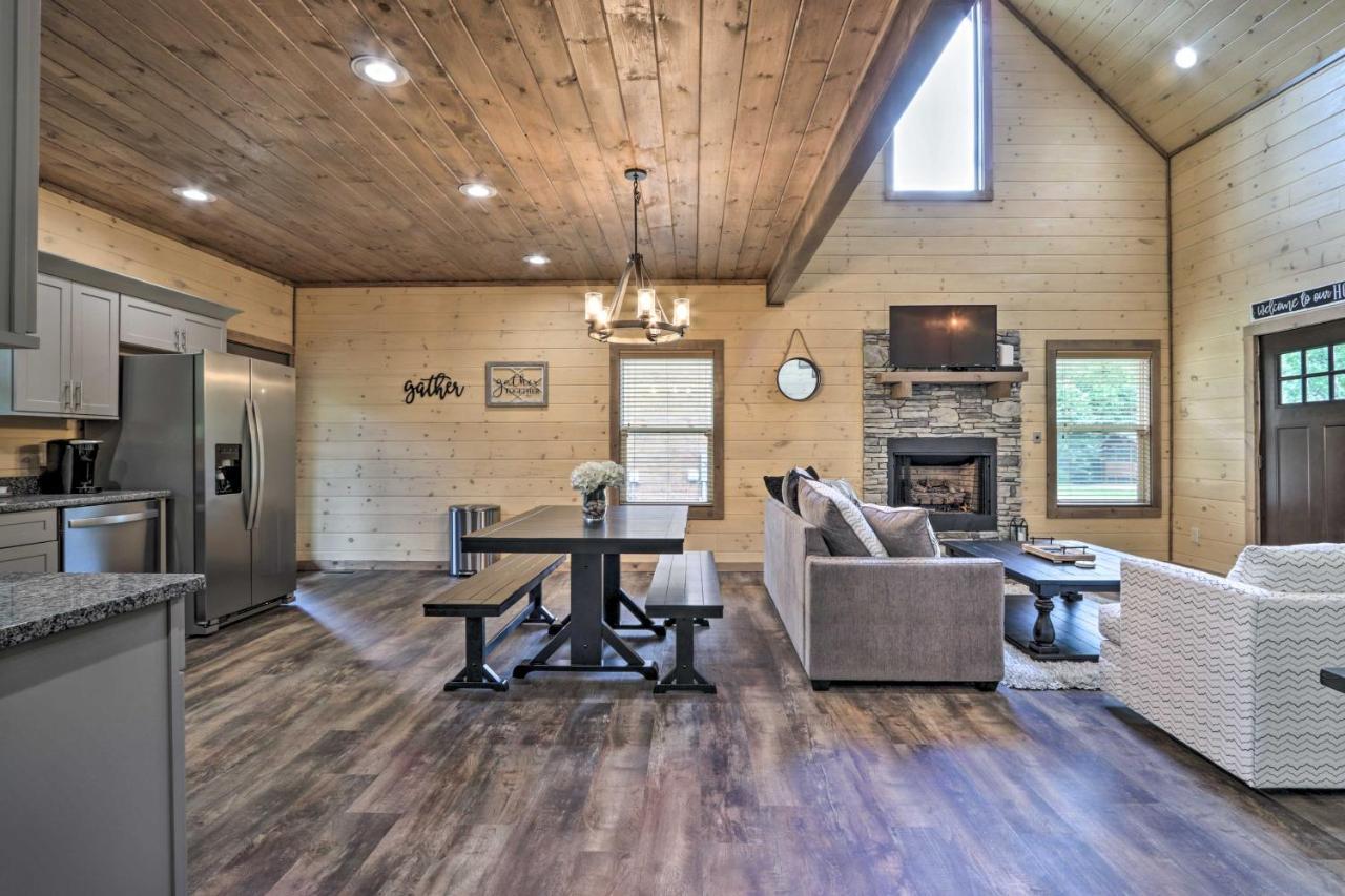 Vila Smoky Cove Retreat With Private Hot Tub And Deck! Sevierville Exteriér fotografie